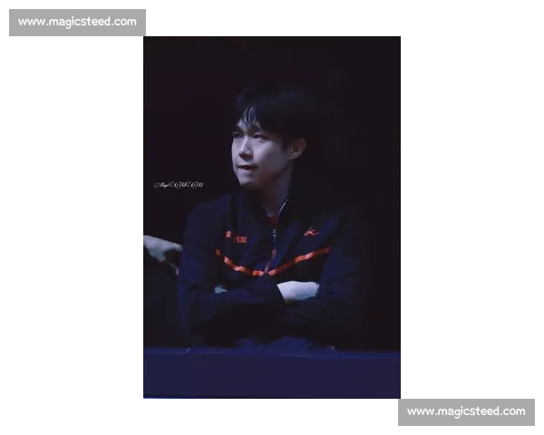 国乒首秀夜:王楚钦表情包刷屏,硬核表现藏温情